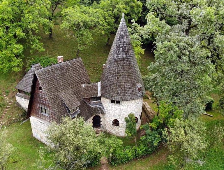 Cetatea Corbului, Romania, Romania